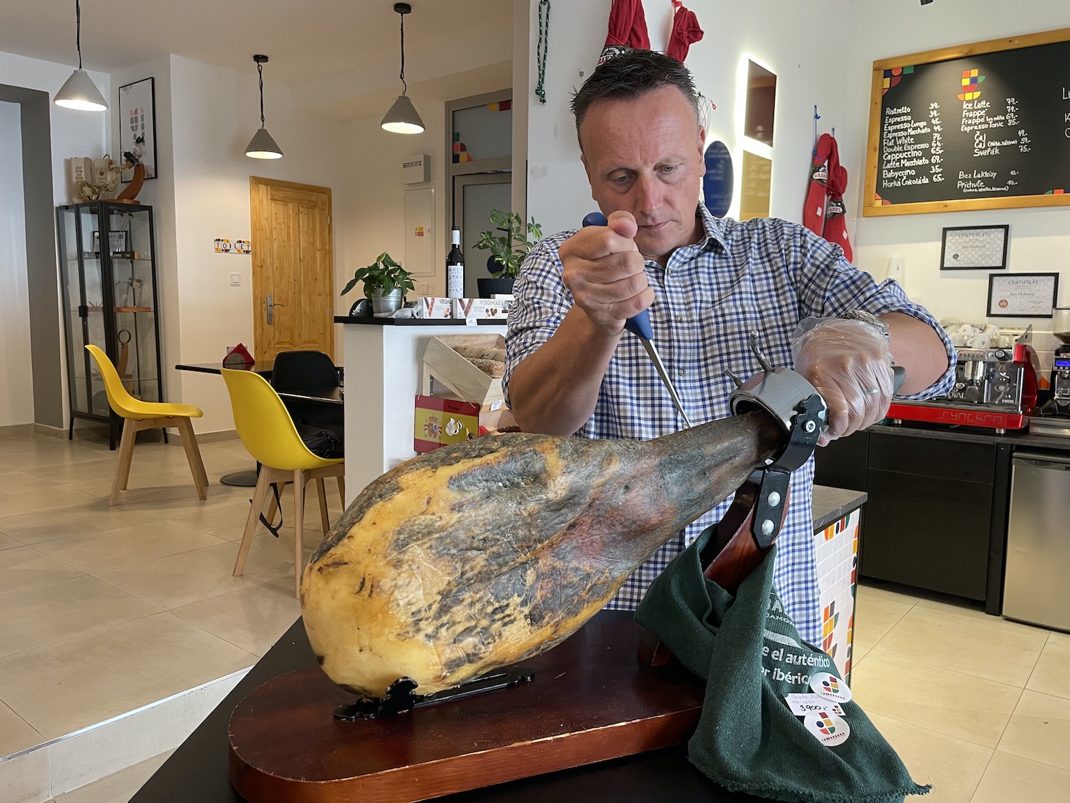 Honza_Cortador_jamon_iberico